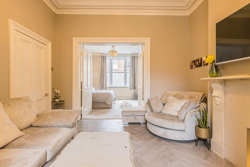 Charming 1 Bedroom Retreat In Apartmán Windsor